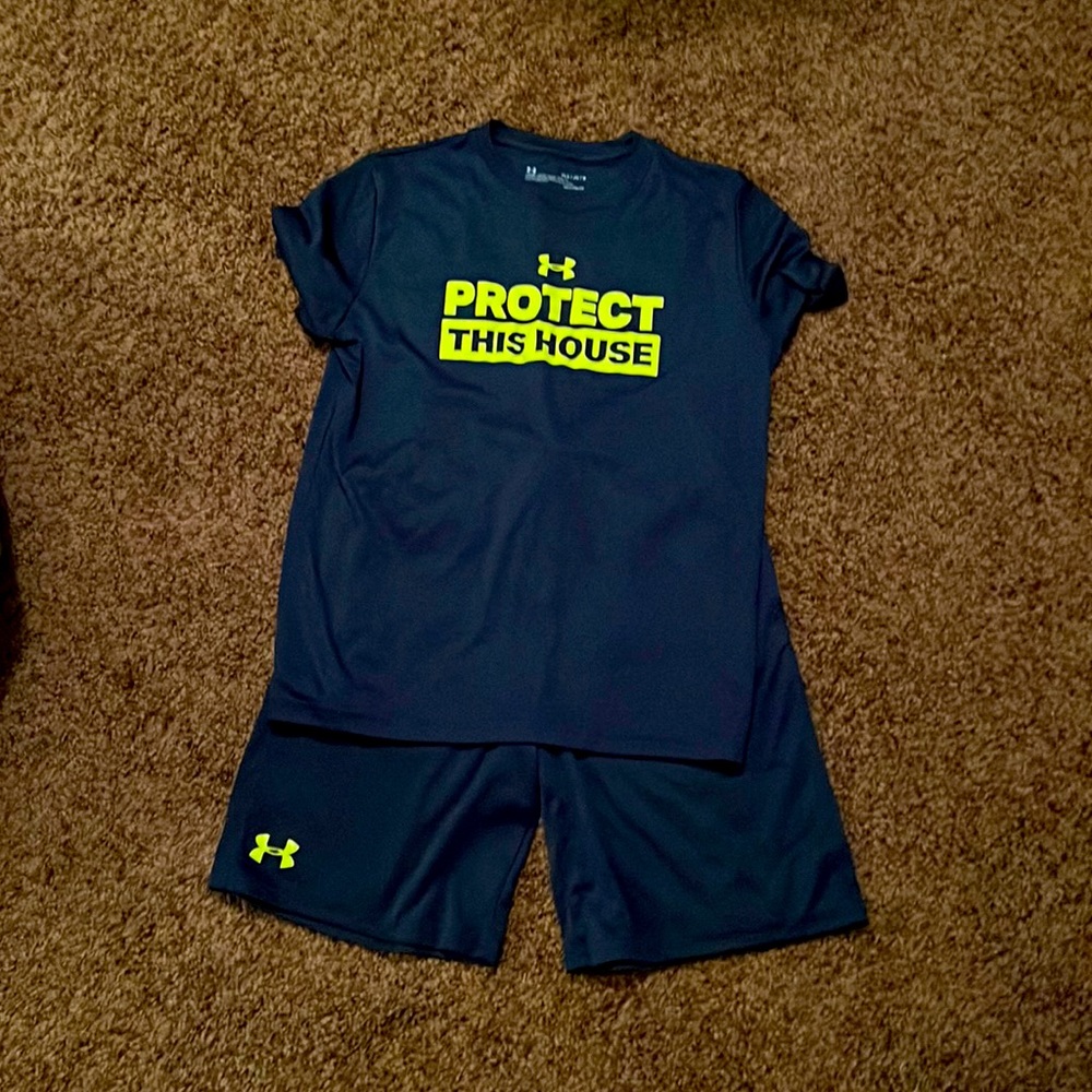 COPY - Boys size L short and tshirt set. Navy with bright green.